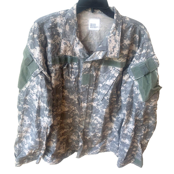 US Army Combat Uniform Coat Shirt ACU Cotton Blend Non FR UCP sz MR - READ - Picture 1 of 10